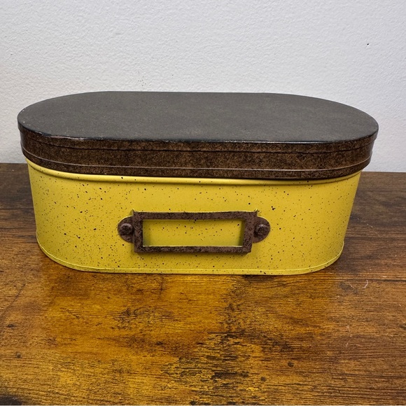 2 Vintage Country Primitve Tender Heart Treasures Tin Nesting Covered
Boxes - Picture 5 of 8